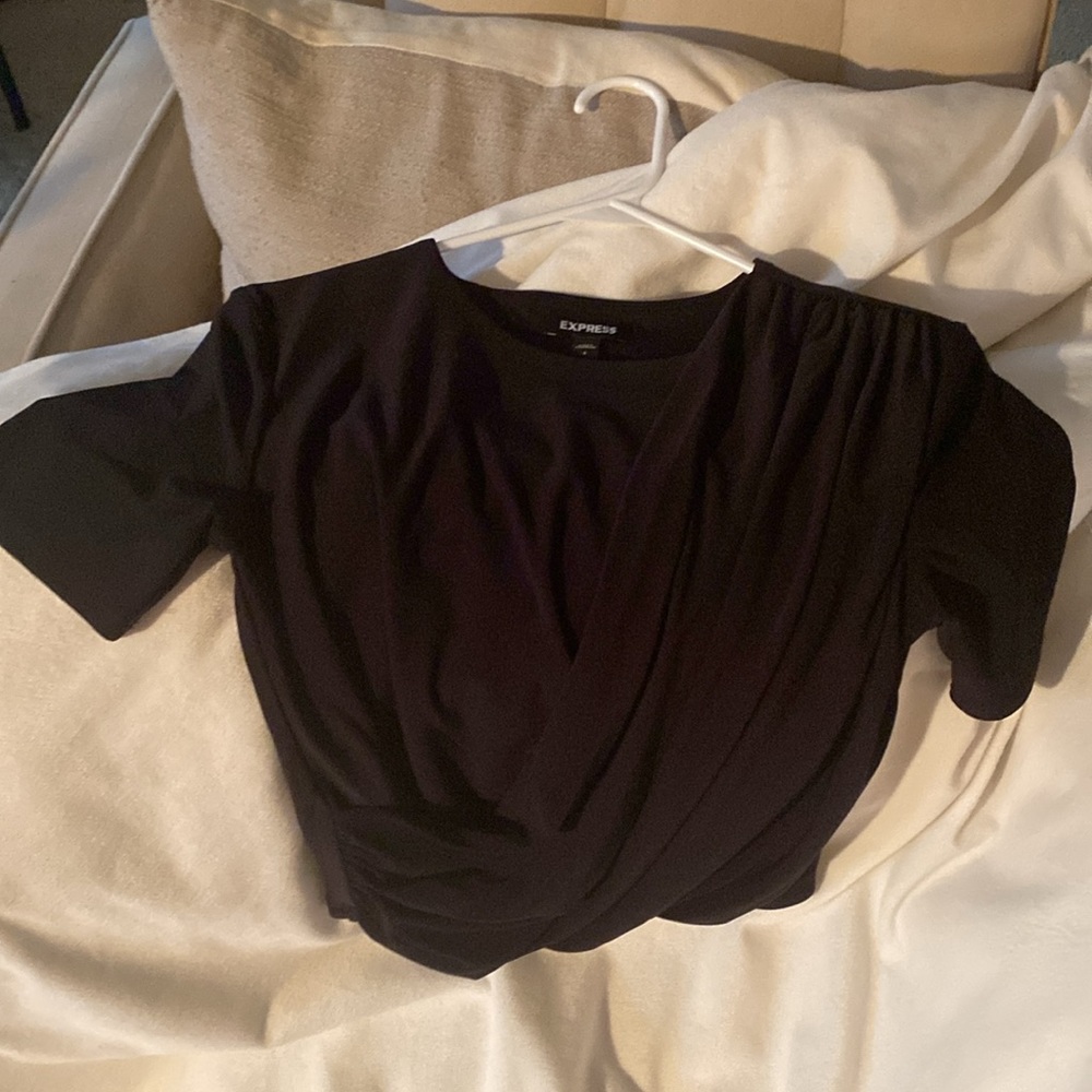Express Crop Top - Picture 2 of 4